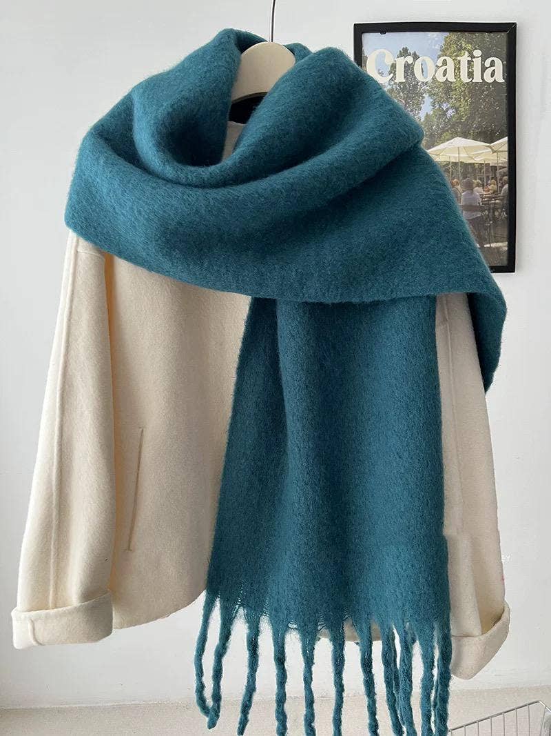 HH-209 Enfärgad halsduk med tjock frans