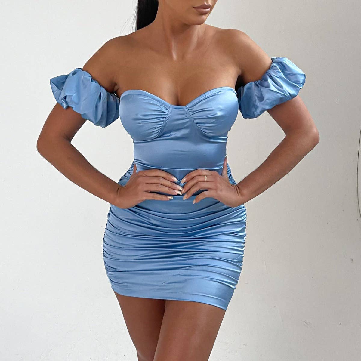 Himmelblå Satin Bardot Puffärm Bodycon Miniklänning - Esme