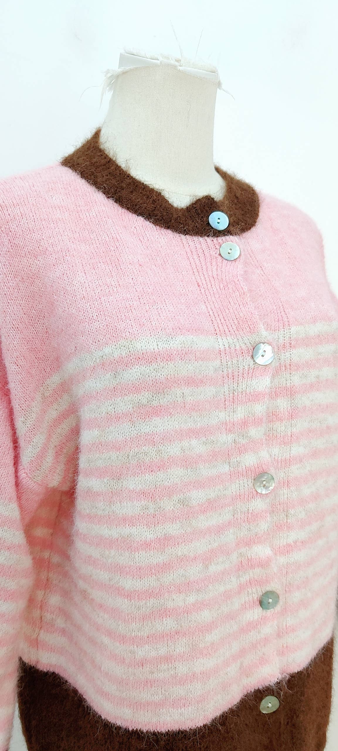 2096 Randig stickad cardigan