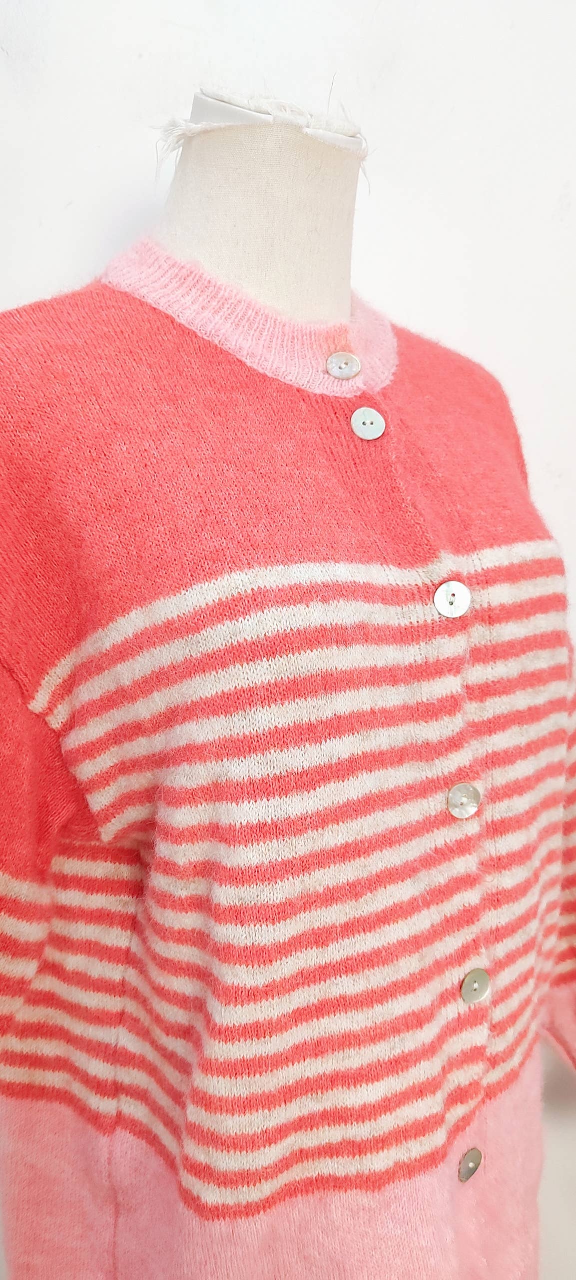 2096 Randig stickad cardigan