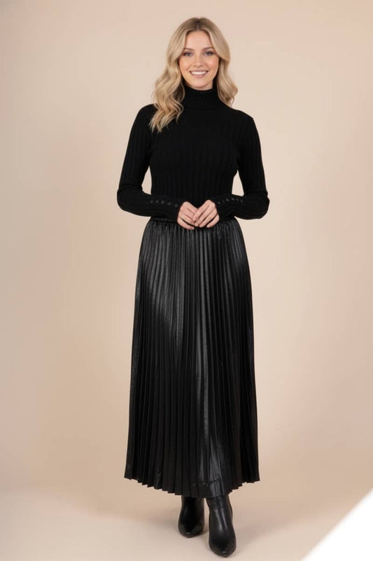 Lång Plisserad Kjol i Enfärgad Satintyg