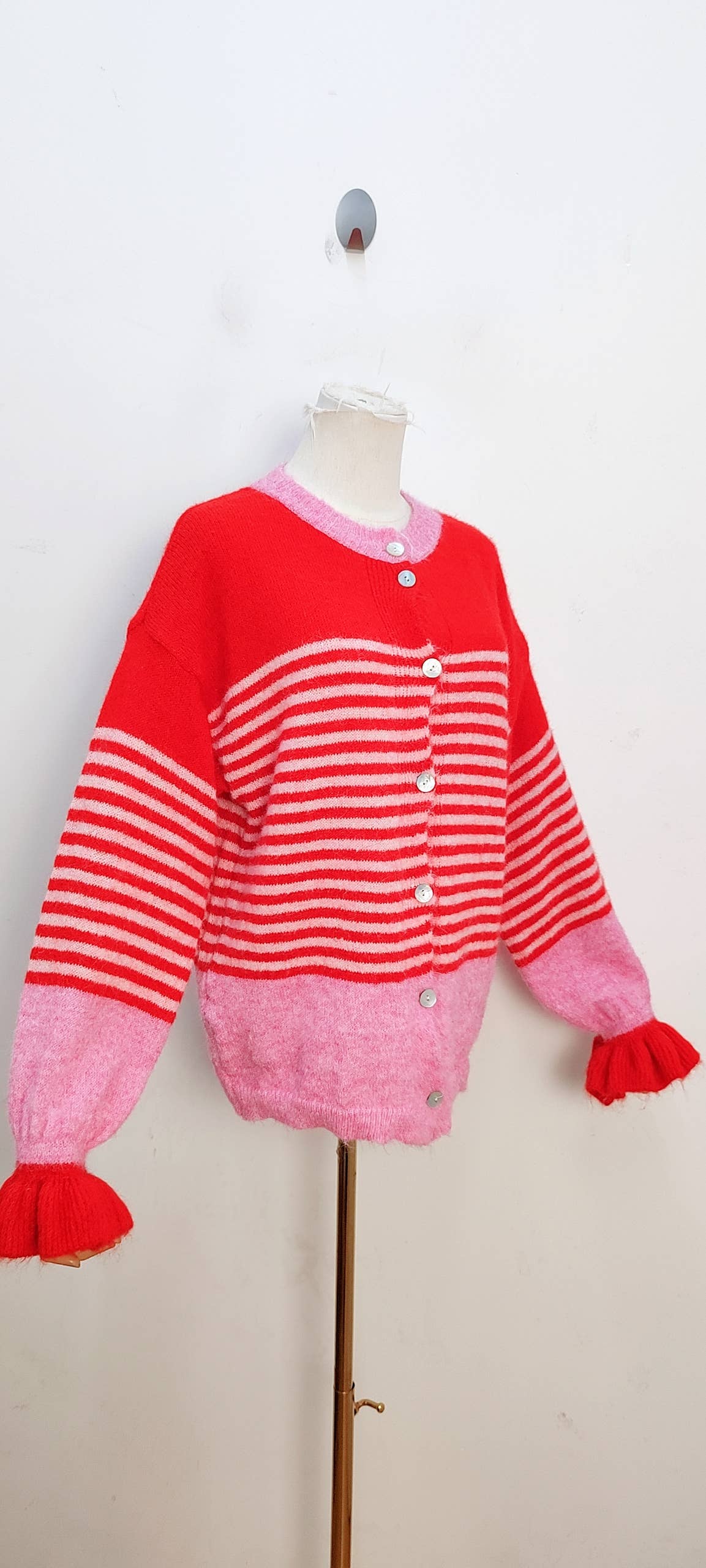 2096 Randig stickad cardigan