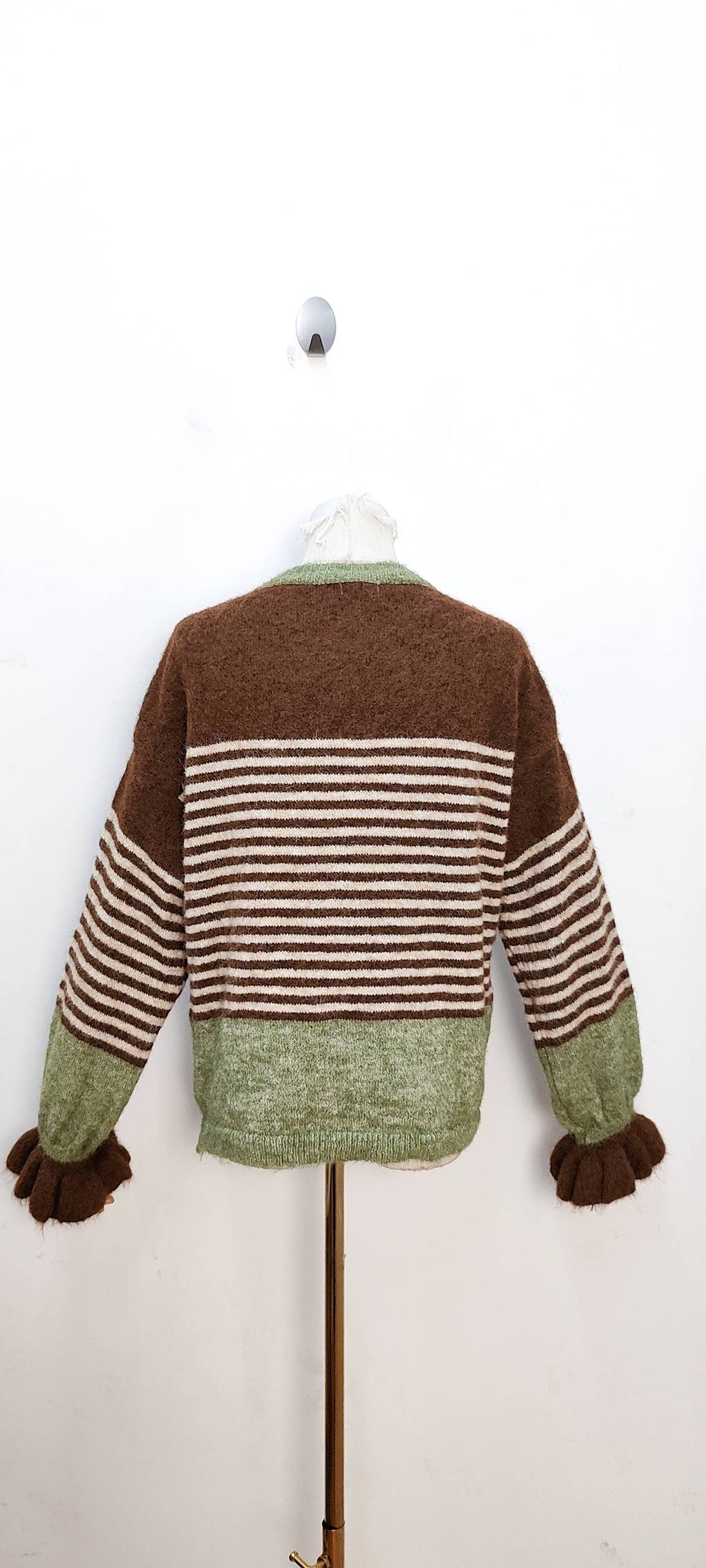 2096 Randig stickad cardigan