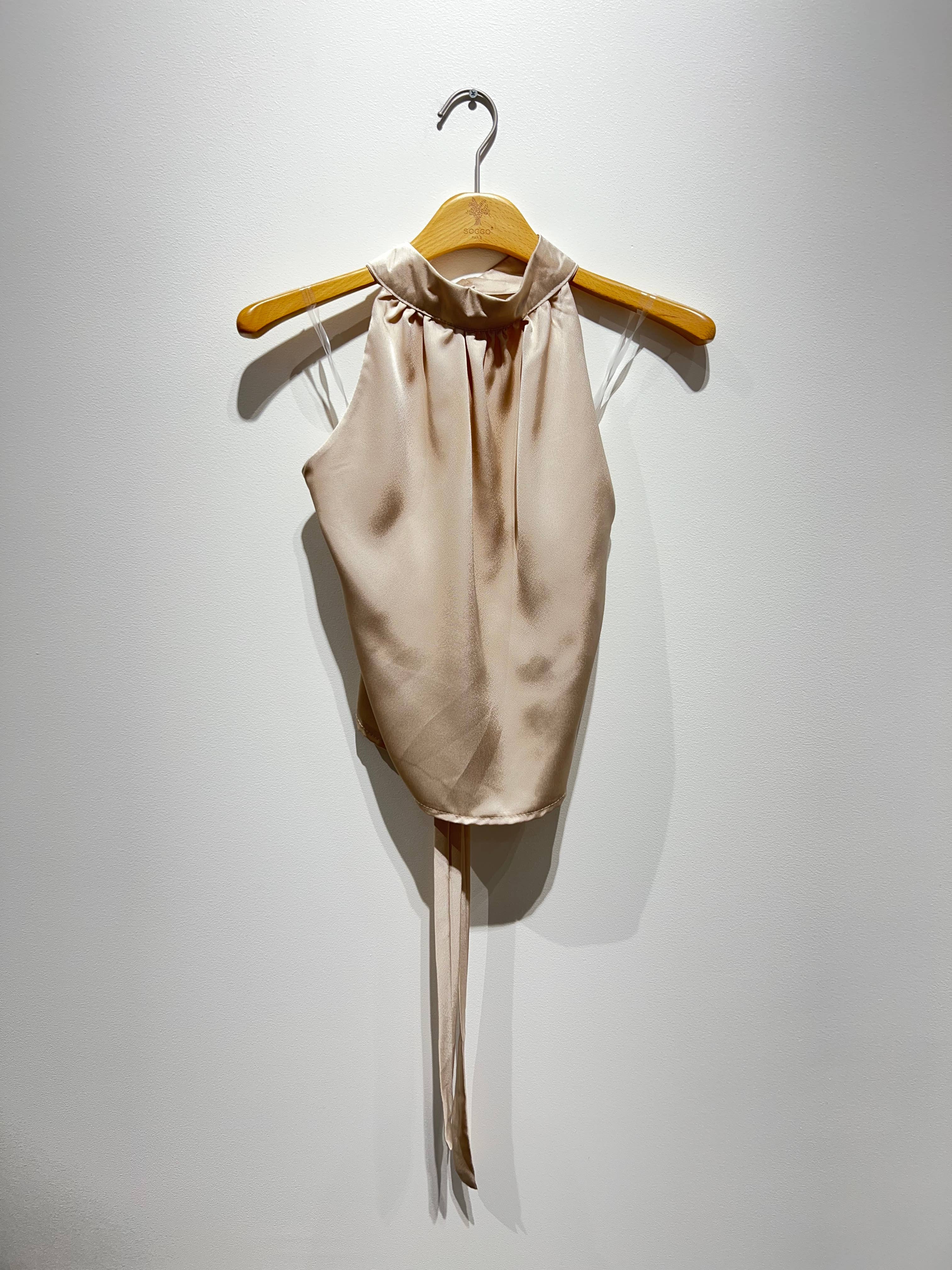 6092 - Satintopp med rosett att knyta bak, öppen rygg