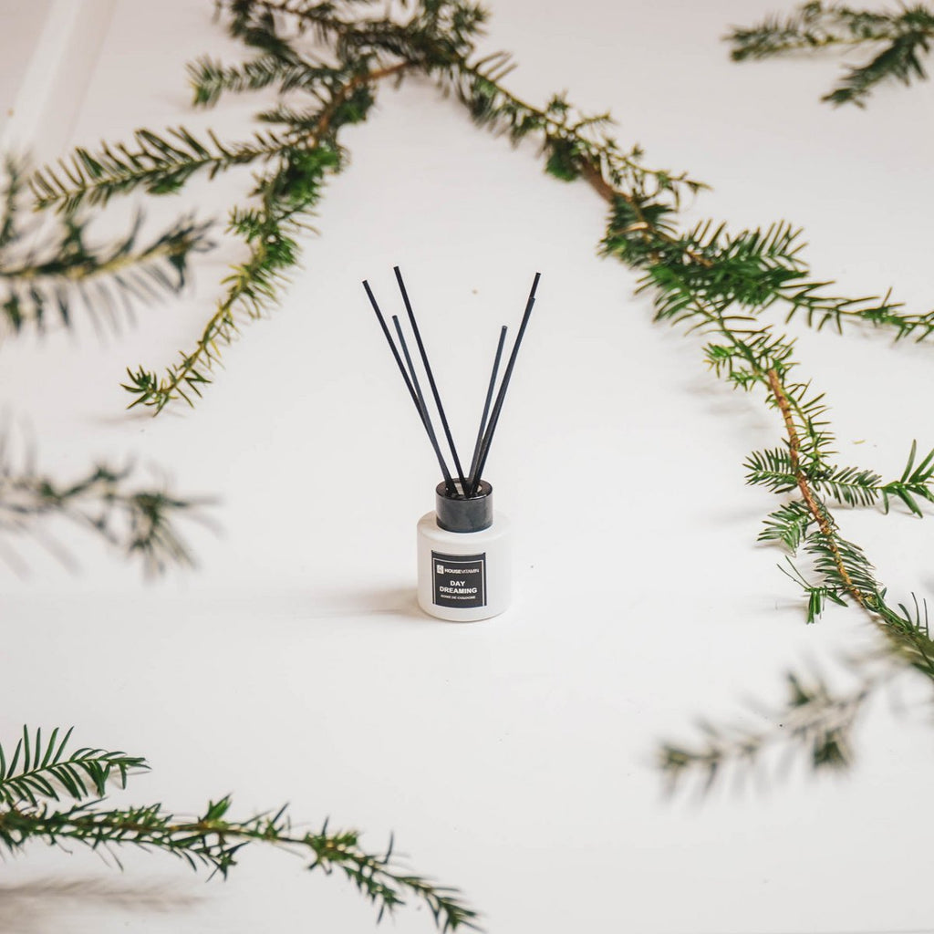 DAY DREAMING Doftpinnar – Mjuk blomdoft (50 ml)