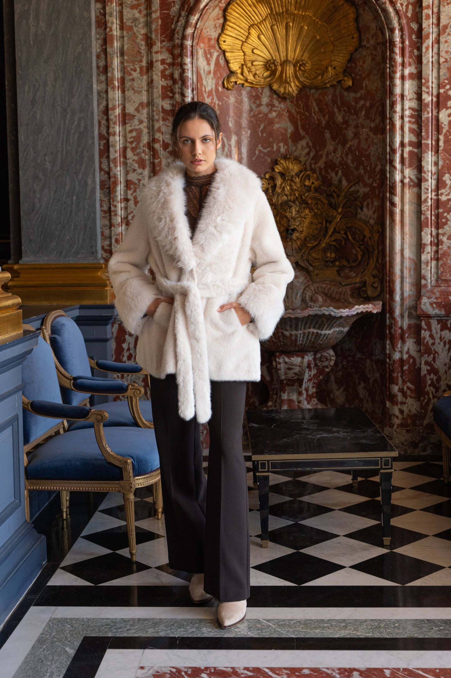 Fuskpäls - Kappa i fuskpäls med stor krage - Y171