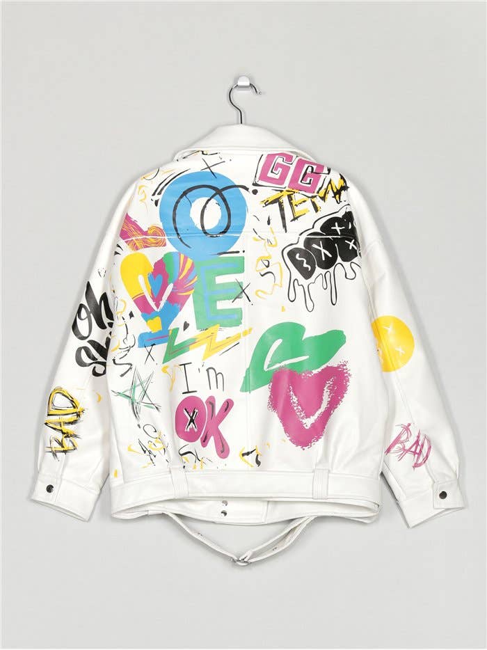 Jacka i konstläder. Oversize vit.