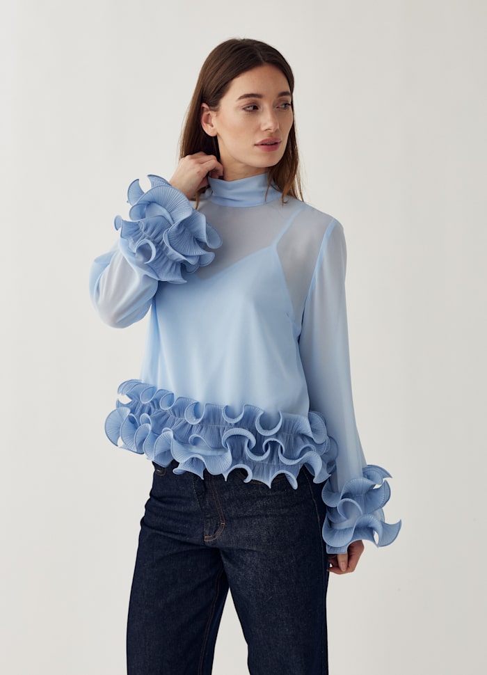 Latanietta Blus