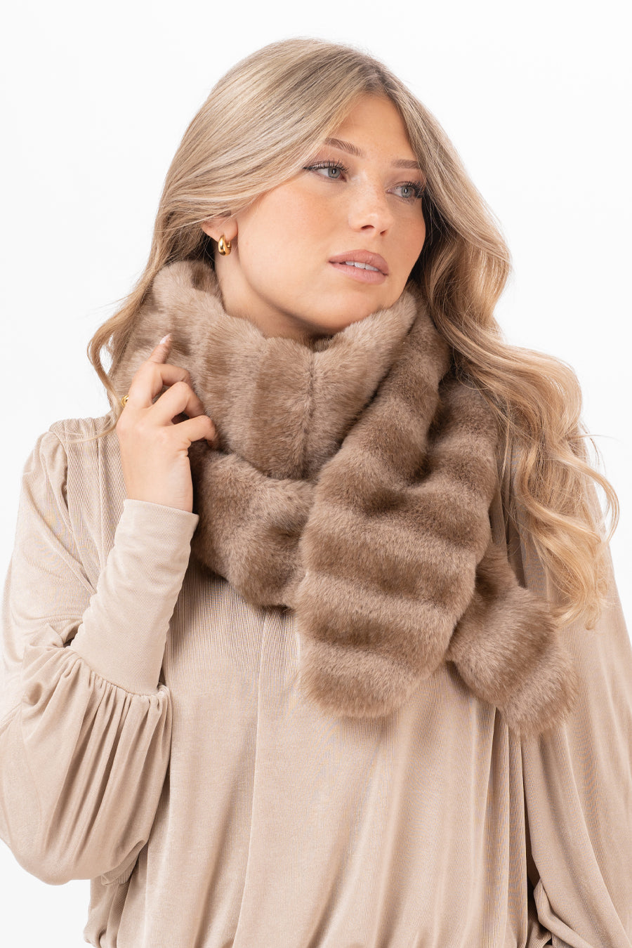 Minerva Muffler Scarf
