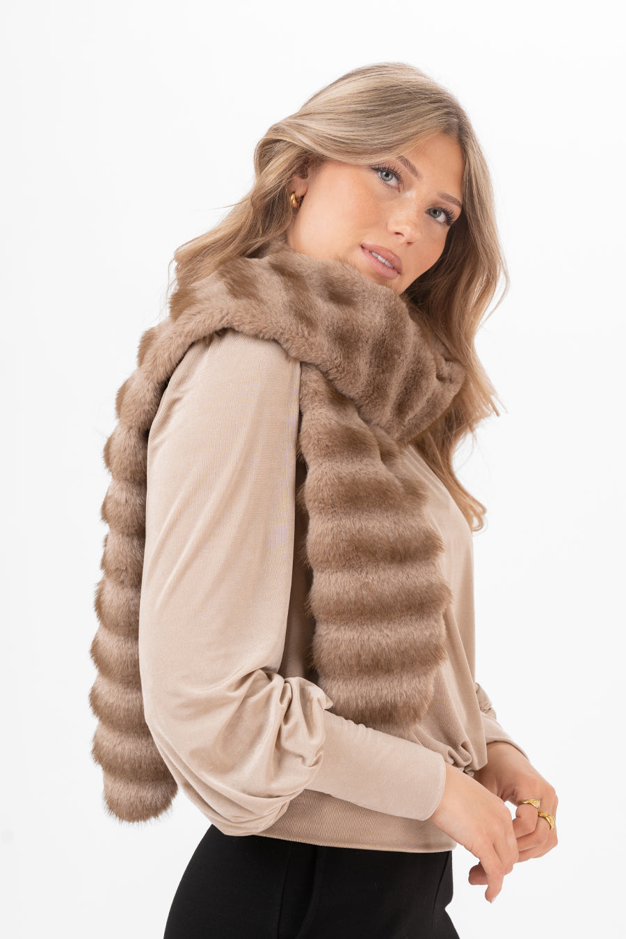 Minerva Muffler Scarf