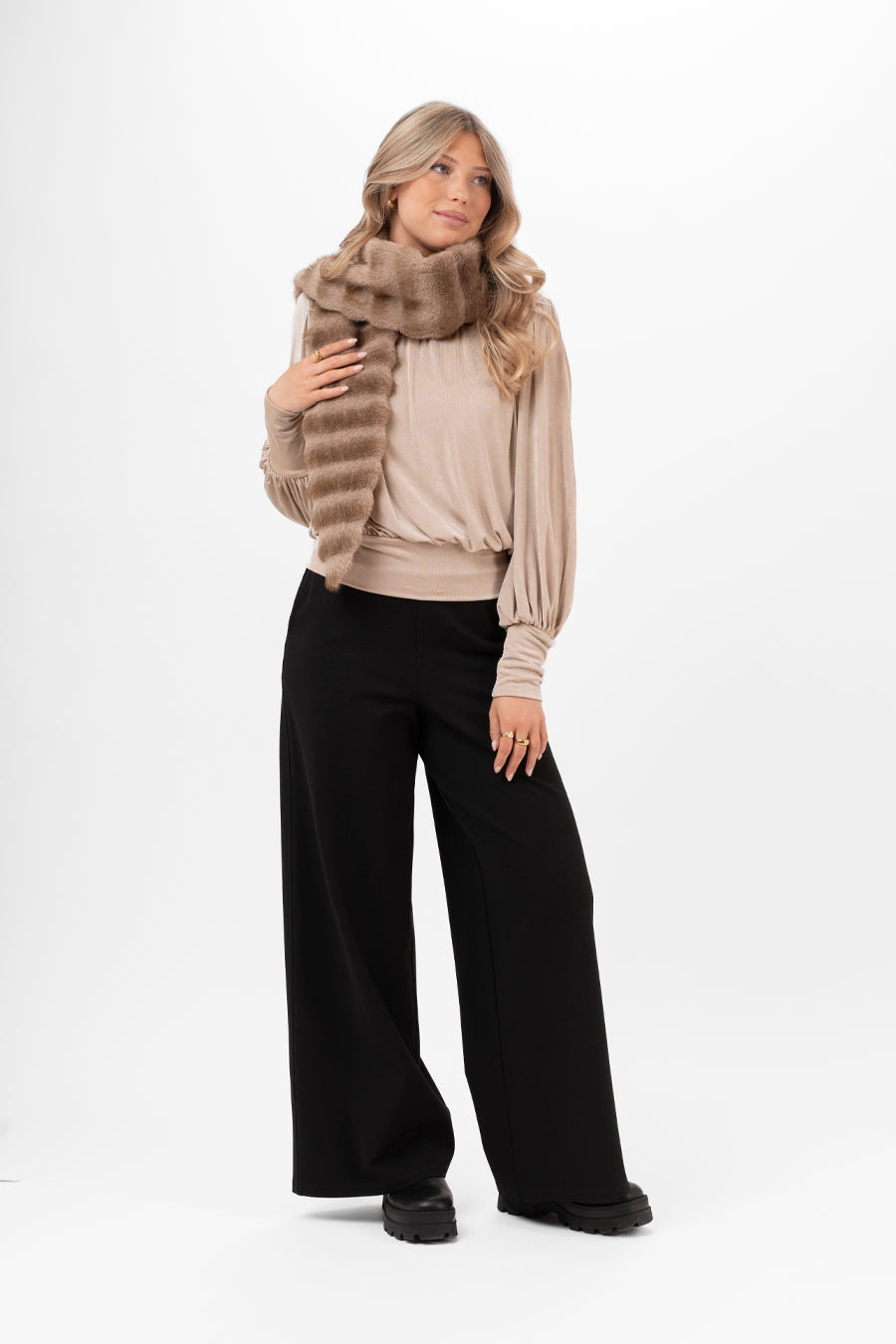 Minerva Muffler Scarf