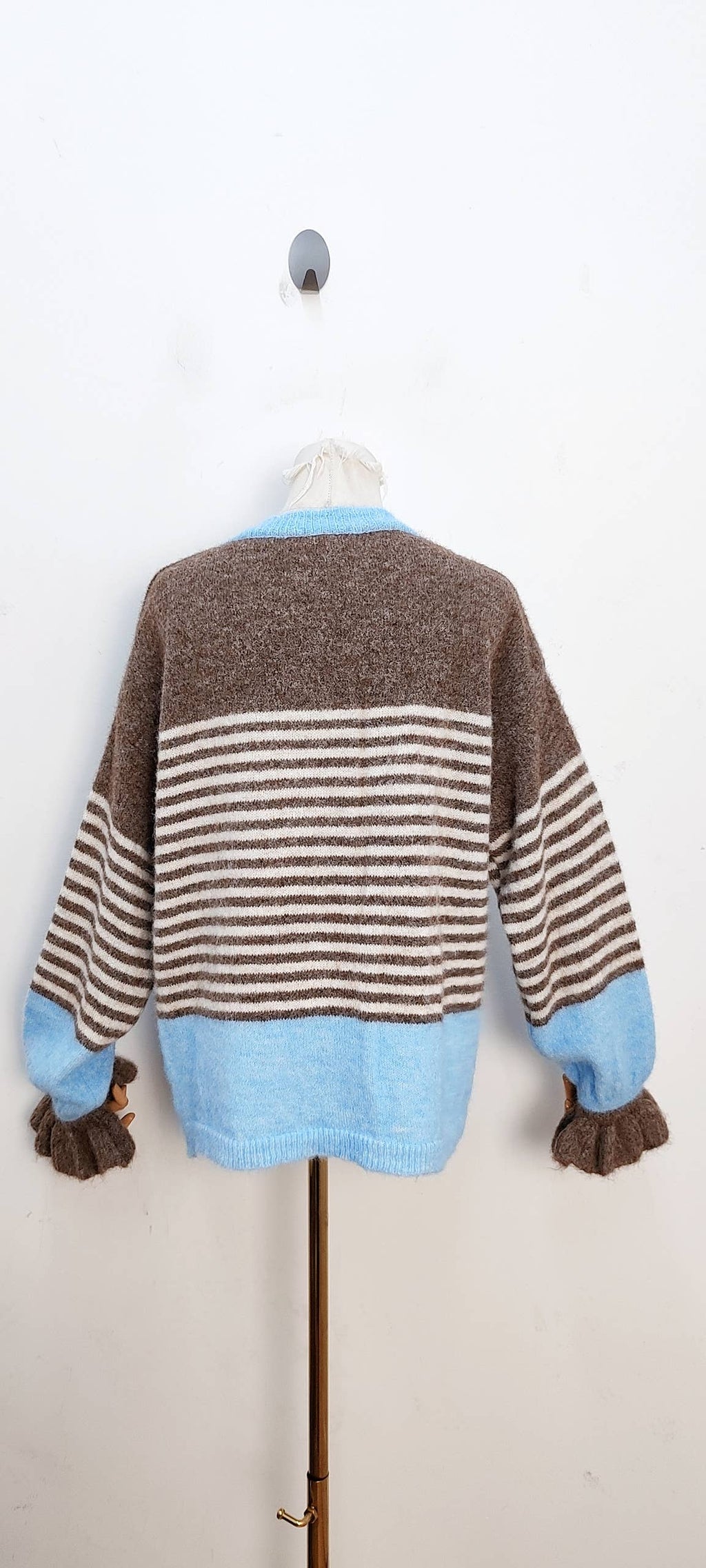 2096 Randig stickad cardigan