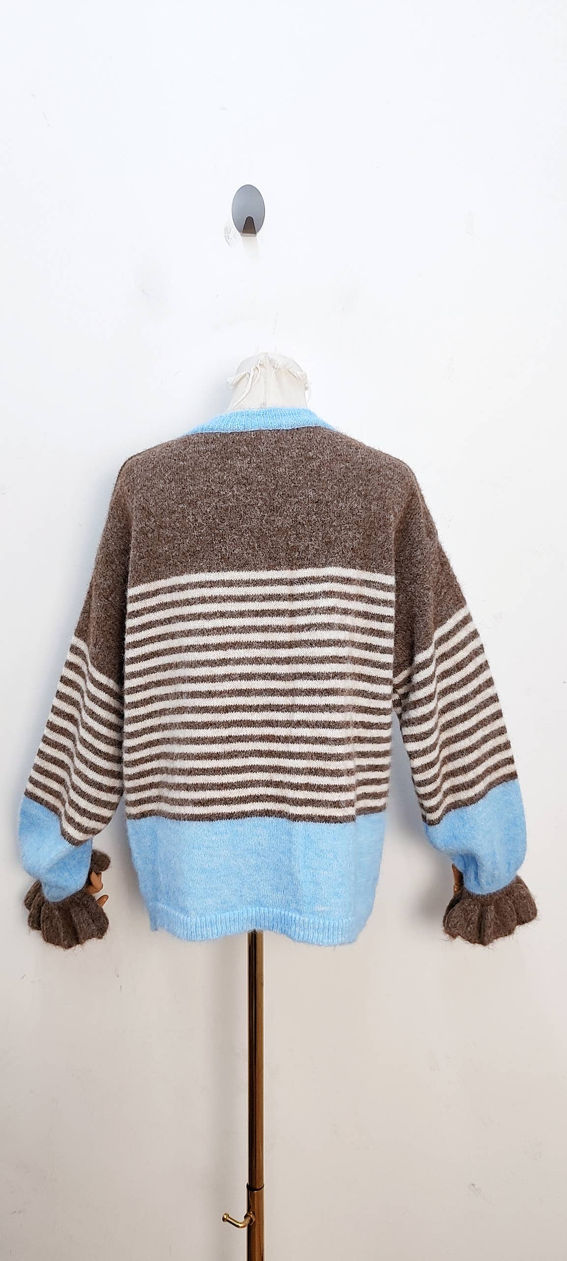 2096 Randig stickad cardigan