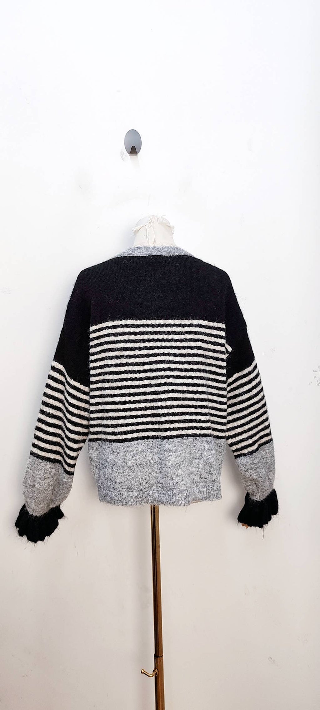 2096 Randig stickad cardigan