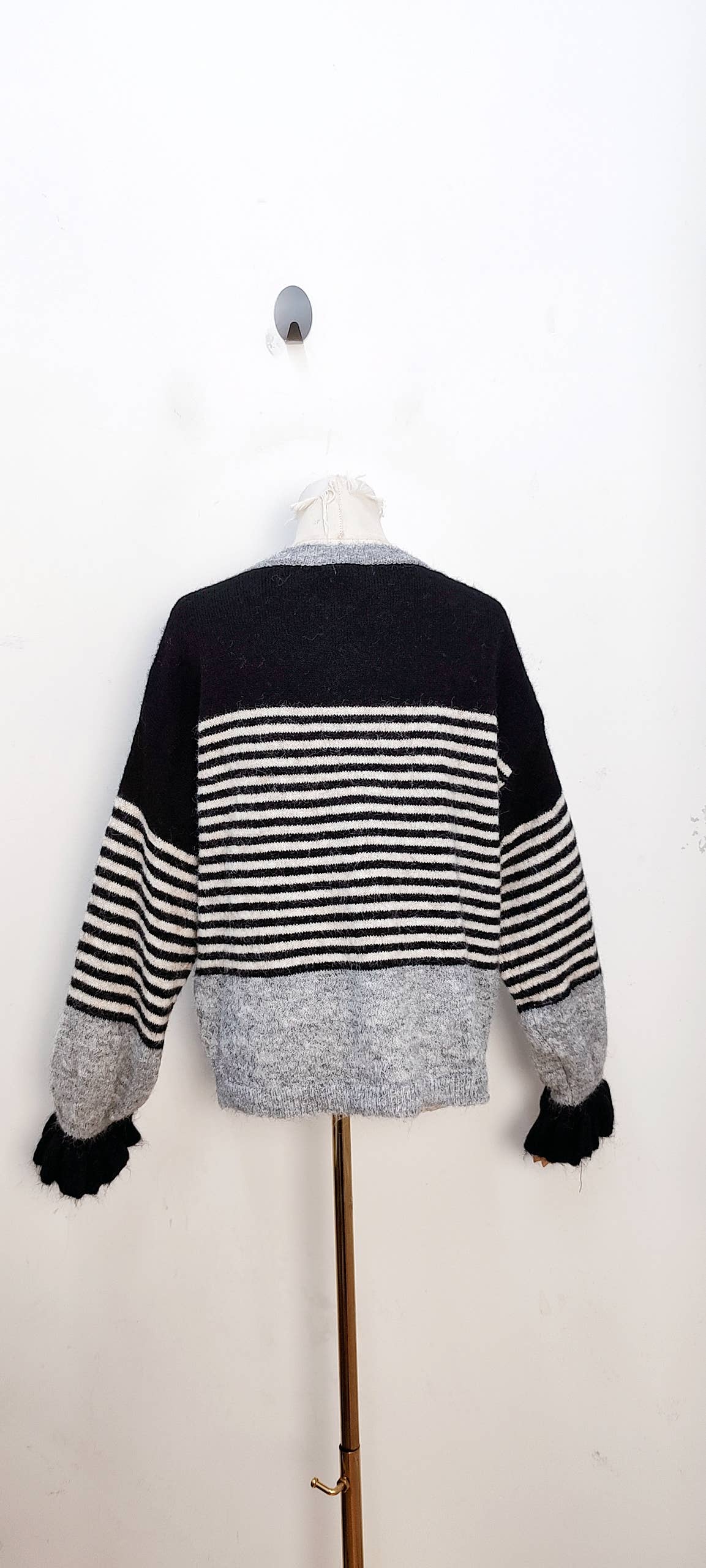 2096 Randig stickad cardigan